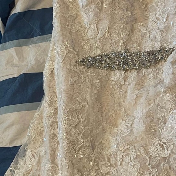 Maggie Sottero wedding dress size 14 has corset back. - Picture 8 of 10